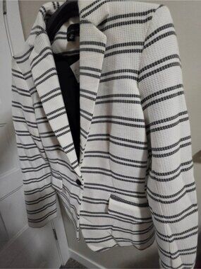 Willi Smith Women’s Blazer Striped Black & White Small